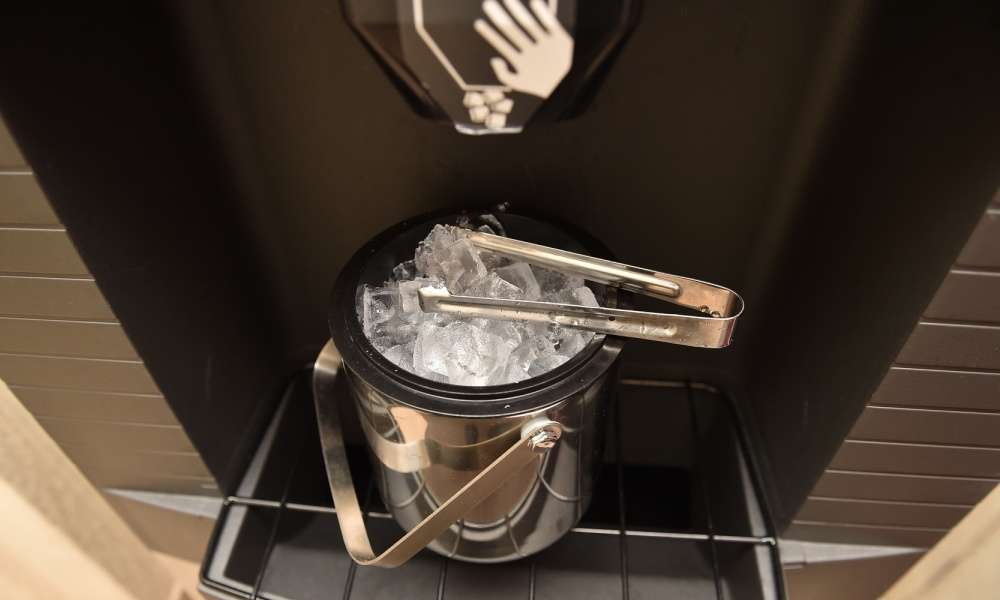 How to Use a Portable Icemaker How to Use a Portable Icemaker